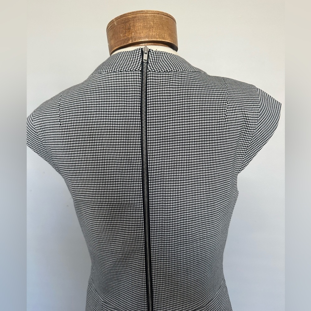 Theory size 6 black and white dress - Picture 5 of 6